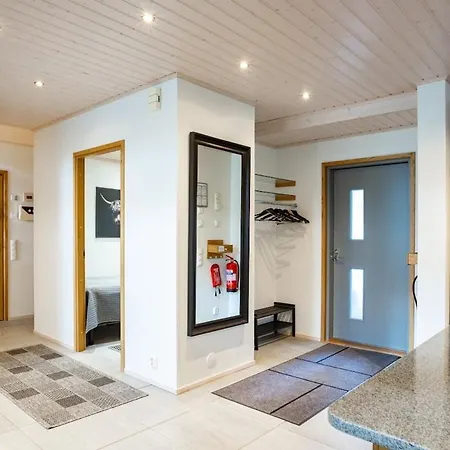 Hutiputti B, Pool - & Golf Apartment