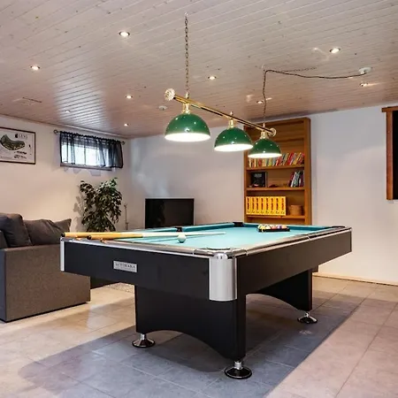 Hutiputti B, Pool - & Golf Apartment *